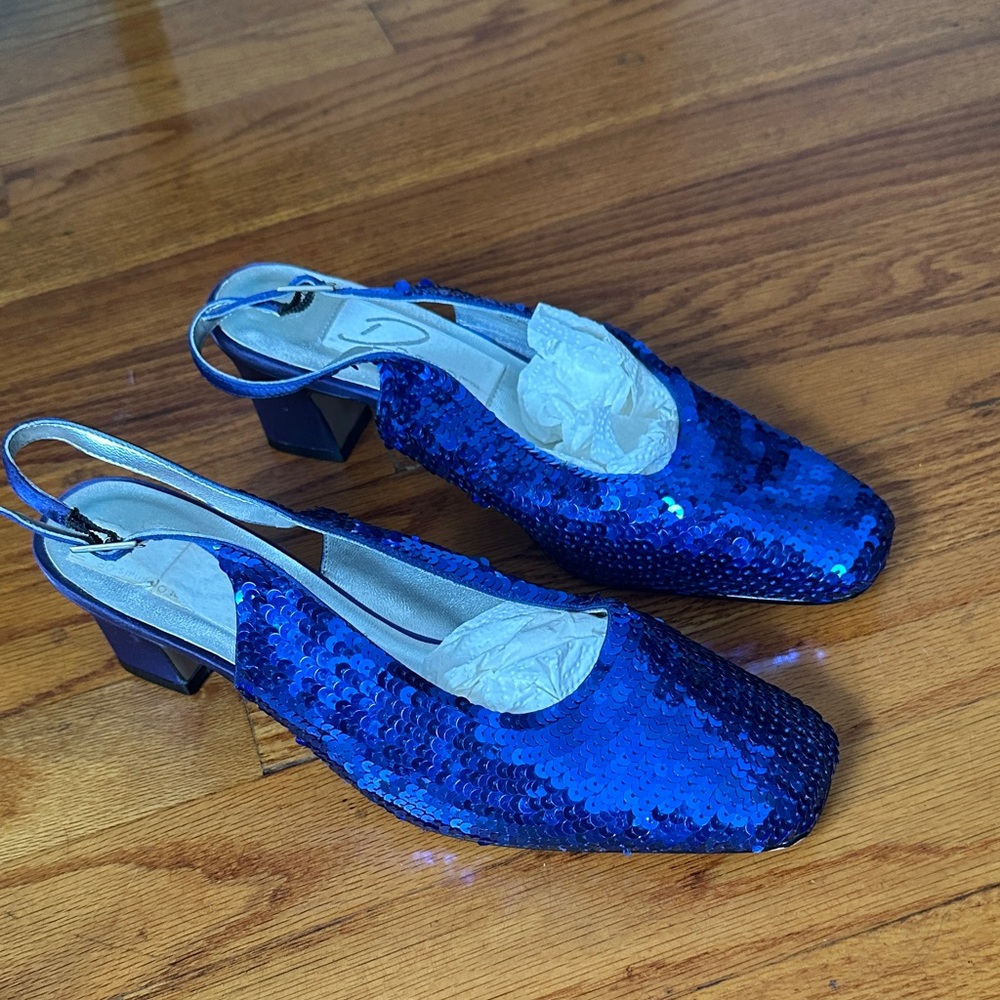 Sequence dress pumps